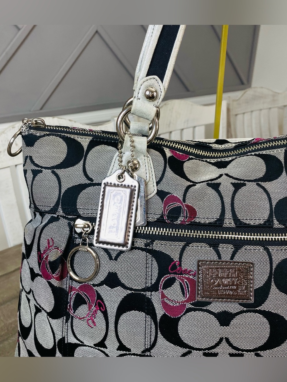 Coach Poppy (2011) Pop Signature Poppy Heart Glam Tote BAG Black Gray Wine 18711 - Picture 3 of 13